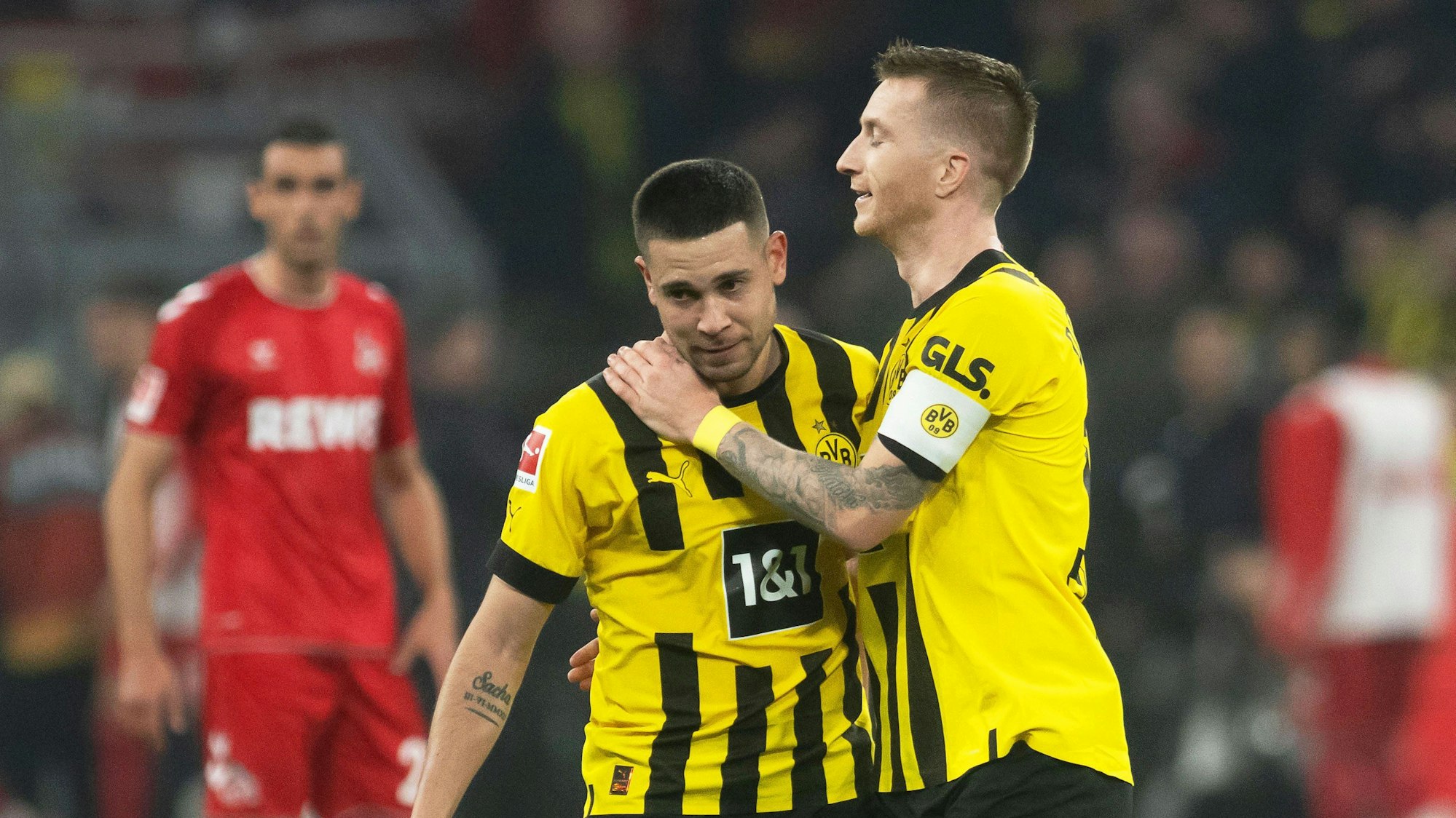 Reus umarmt Guerreiro