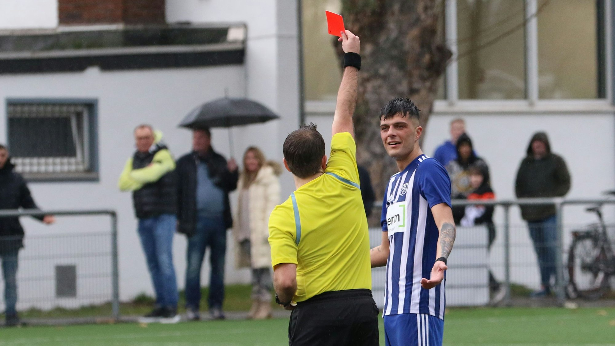 Eigentorschütze und Rotsünder: Erjon Hoxhaj.