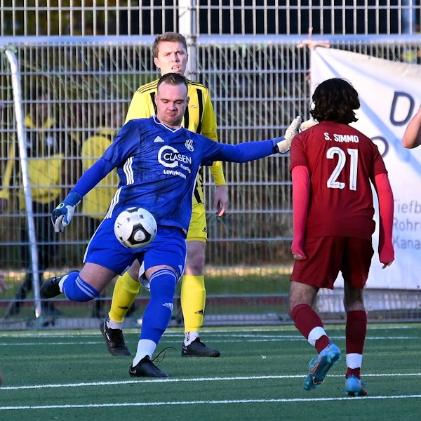13.11.2022,-Fussball-SV Schlebusch-VFL Alfter
TW: Christoph Geschonneck (Schlebusch)
Foto: uli Herhaus
