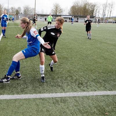 Der Eindruck täuscht: Hart umkämpft war die Partie zwischen Erfthöhen (in Blau) und Füssenich-Geich nicht.