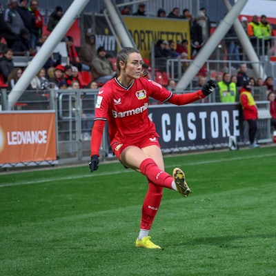 1. Frauen-Bundesliga Leverkusen vs. Potsdam, 04.12.2022 Selina Ostermeier 2, Bayer 04 Leverkusen waehrend der Begegnung Bayer 04 Leverkusen gegen FFC Turbine Potsdam an Spieltag 9 der Flyeralarm Frauen-Fussball-Bundesliga am 04.12.2022 im Ulrich-Haberland-Stadion in Leverkusen Nordrhein-Westfalen. DFL REGULATIONS PROHIBIT ANY USE OF PHOTOGRAPHS AS IMAGE SEQUENCES AND/OR QUASI-VIDEO. *** 1 Women Bundesliga Leverkusen vs Potsdam, 04 12 2022 Selina Ostermeier 2, Bayer 04 Leverkusen during the match Bayer 04 Leverkusen vs FFC Turbine Potsdam on matchday 9 of the Flyeralarm Womens Bundesliga on 04 12 2022 at Ulrich Haberland Stadium in Leverkusen North Rhine Westphalia DFL REGULATIONS PROHIBIT ANY USE OF PHOTOGRAPHS AS IMAGE SEQUENCES AND OR QUASI VIDEO Copyright: xBEAUTIFULxSPORTS/AxelxKohringx