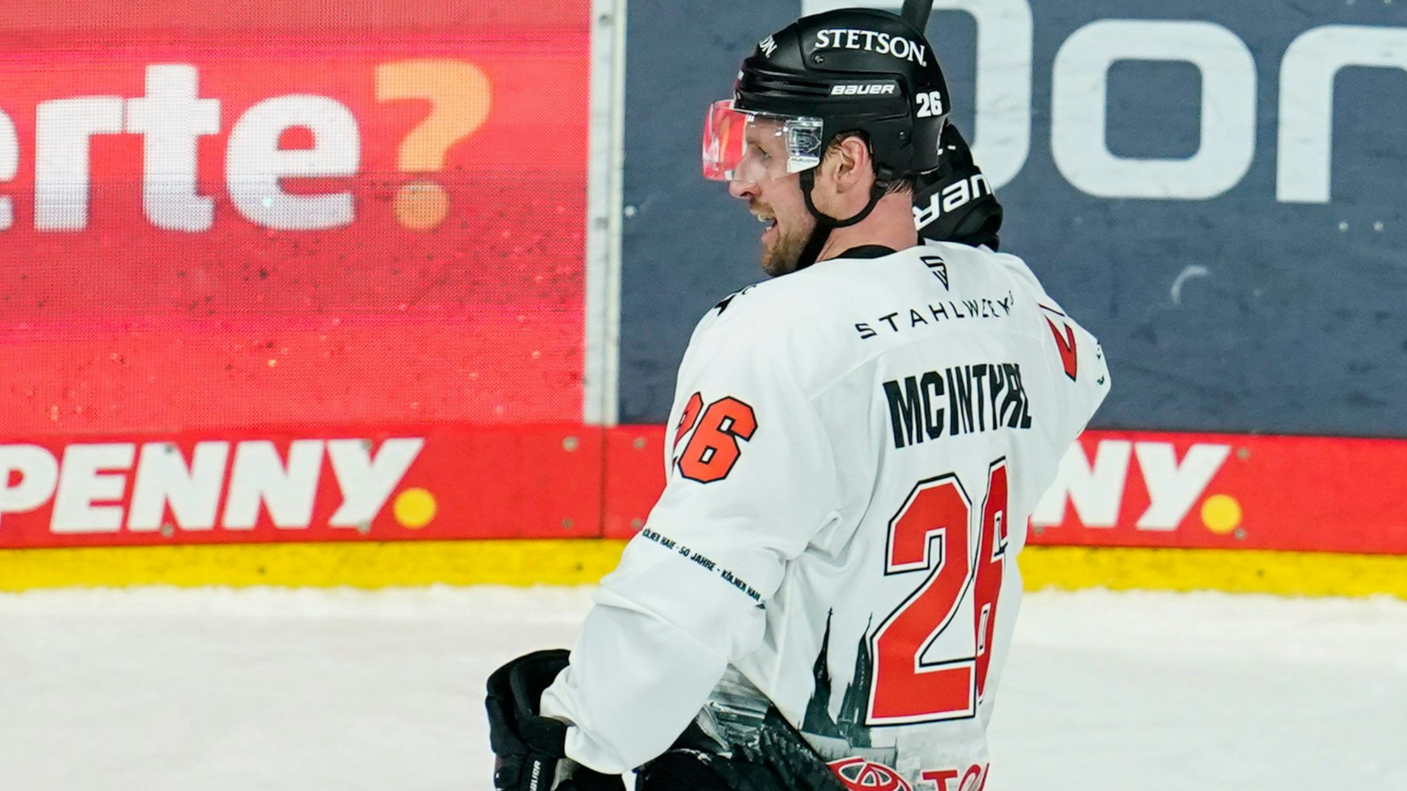 David McIntyre jubelt über ein Tor.