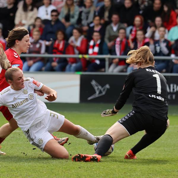 Ally Gudorf Köln, Georgia Stanway Bayern, Torfrau Manon Klett Köln, 1. FC Köln - FC Bayern München, Flyeralarm Frauen Bundesliga, 15. Spieltag, Köln, Deutschland, 18.03.2023. *** Ally Gudorf Cologne , Georgia Stanway Bayern , goalkeeper Manon Klett Cologne , 1 FC Cologne FC Bayern Munich, Flyeralarm Frauen Bundesliga, 15 Spieltag, Cologne, Germany, 18 03 2023