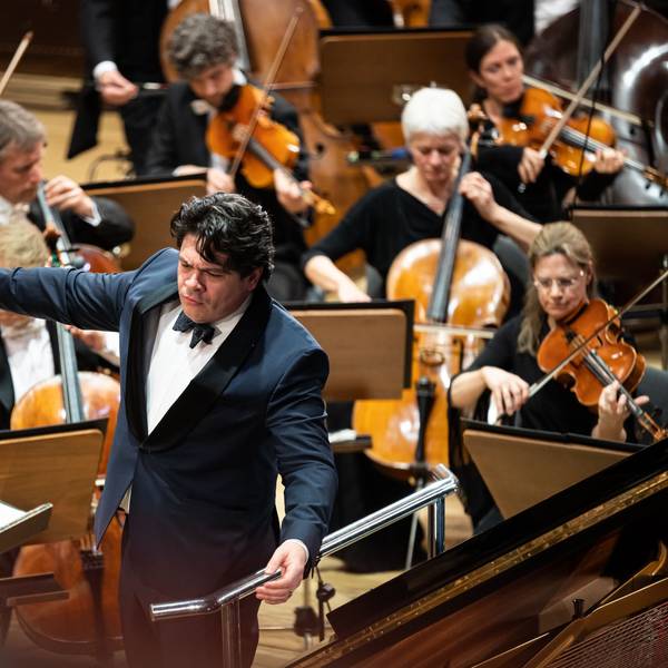 Cristian Măcelaru dirigiert das WDR-Sinfonieorchester in seiner Heimatstadt.