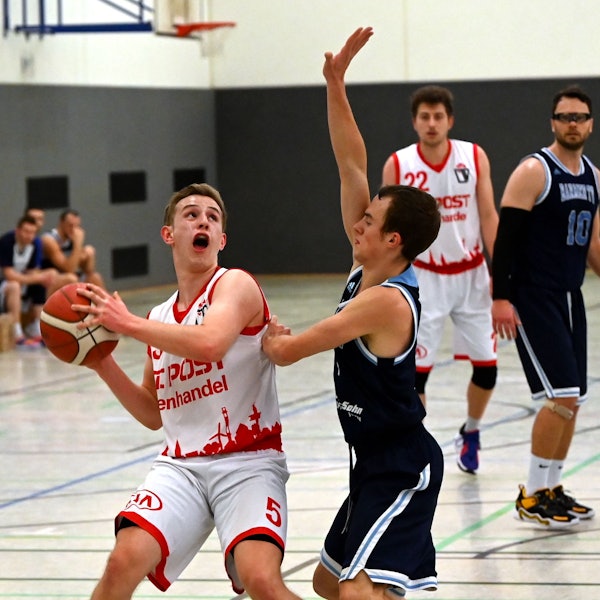 Basketball
Leichlingen - Barmen
links: Jesse Haberland (Leichl)
Foto: Uli Herhaus