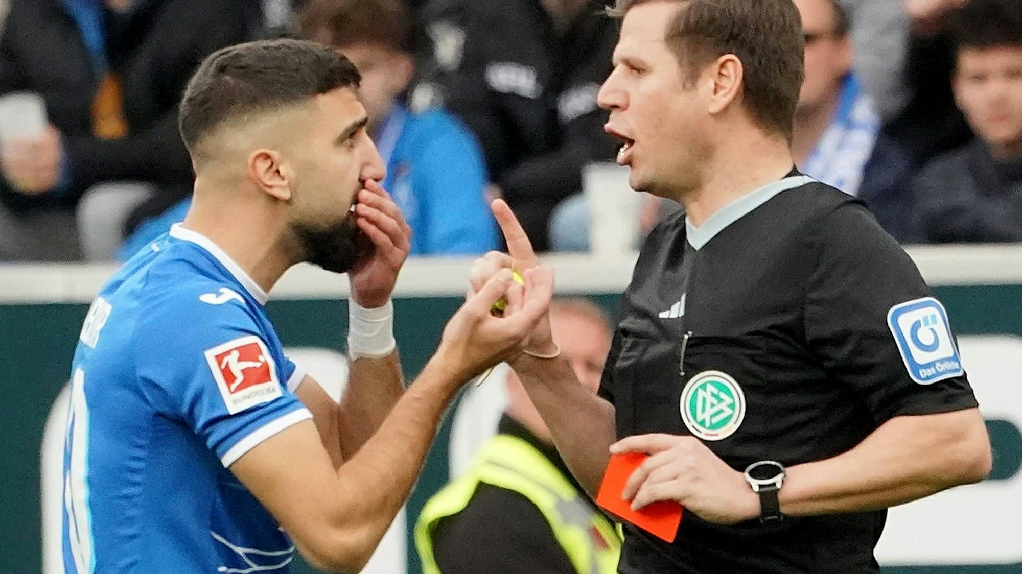 Munas Dabbur musste 94 Sekunden nach seiner Einwechslung nach einem brutalen Foul wieder vom Platz.