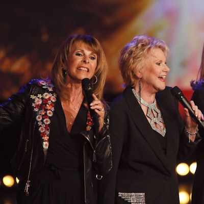 Ireen Sheer, Peggy March und Lena Valaitis bei der Aufzeichung der MDR TV-Show Die große Show zum Muttertag in der Stadthalle Goldener Pflug. Altenburg, 08.05.2019 *** Ireen Sheer Peggy March and Lena Valaitis at the recording of the MDR TV Show Die große Show zum Muttertag in der Stadthalle Goldener Pflug Altenburg 08 05 2019 Foto:xM.xKremerx/xFuturexImage