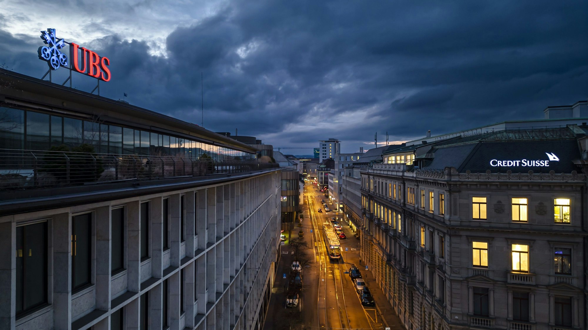 Eine Luftaufnahme zeigt die Hauptsitze der Schweizer Banken Credit Suisse und UBS am Paradeplatz in Zürich.