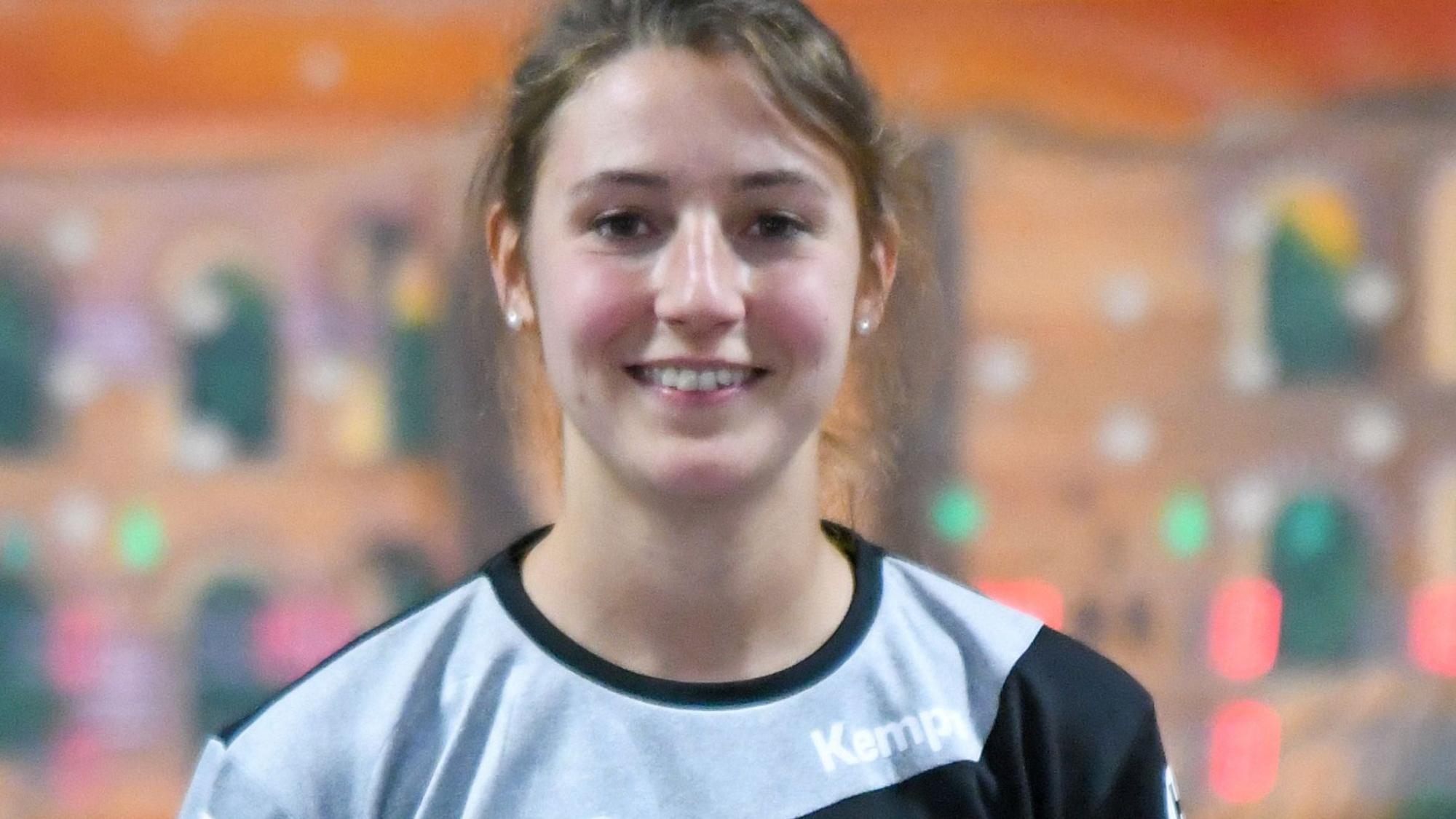 Katharina Schmitz lächelt in die Kamera