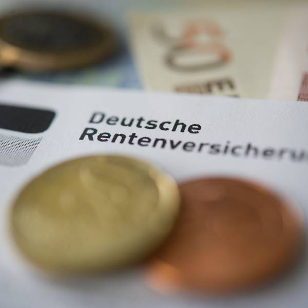 Kleingeld auf Rentenbescheid