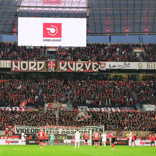 Blick auf die Fans in der Nordkurve der Bayarena Leverkusen