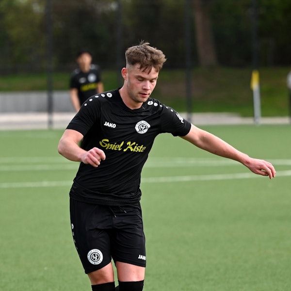03.10.2022-Fussball-Blau Weiß Köln - FC Pesch
Kreispokal-Finale 22/23
Joel Heuter (Pesch)
Foto: Uli Herhaus
