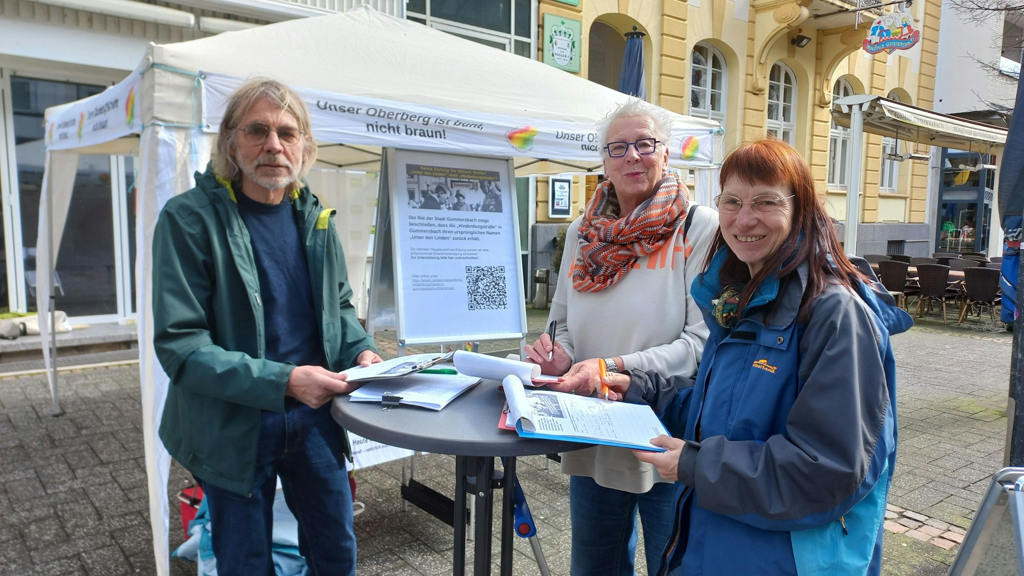 V.l.n.r.: Gerhard Jenders, Martina Jurkschat und Ute Radermacher