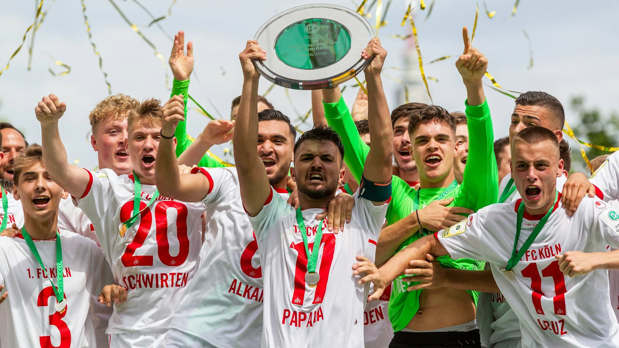 Dortmund, Germany 16.06.2019, Borussia Dortmund U17, U 17 - 1. FC Koeln U 17 - B-Junioren-Bundesliga Finale Schlussjubel der Spieler vom 1.FC Koeln ( Defodi-09-542-001549 *** Dortmund, Germany 16 06 2019, Borussia Dortmund U17 1 FC Koeln U 17 B Junioren Bundesliga Final final cheering of the players from 1 FC Koeln Defodi 09 542 001549 Defodi-542