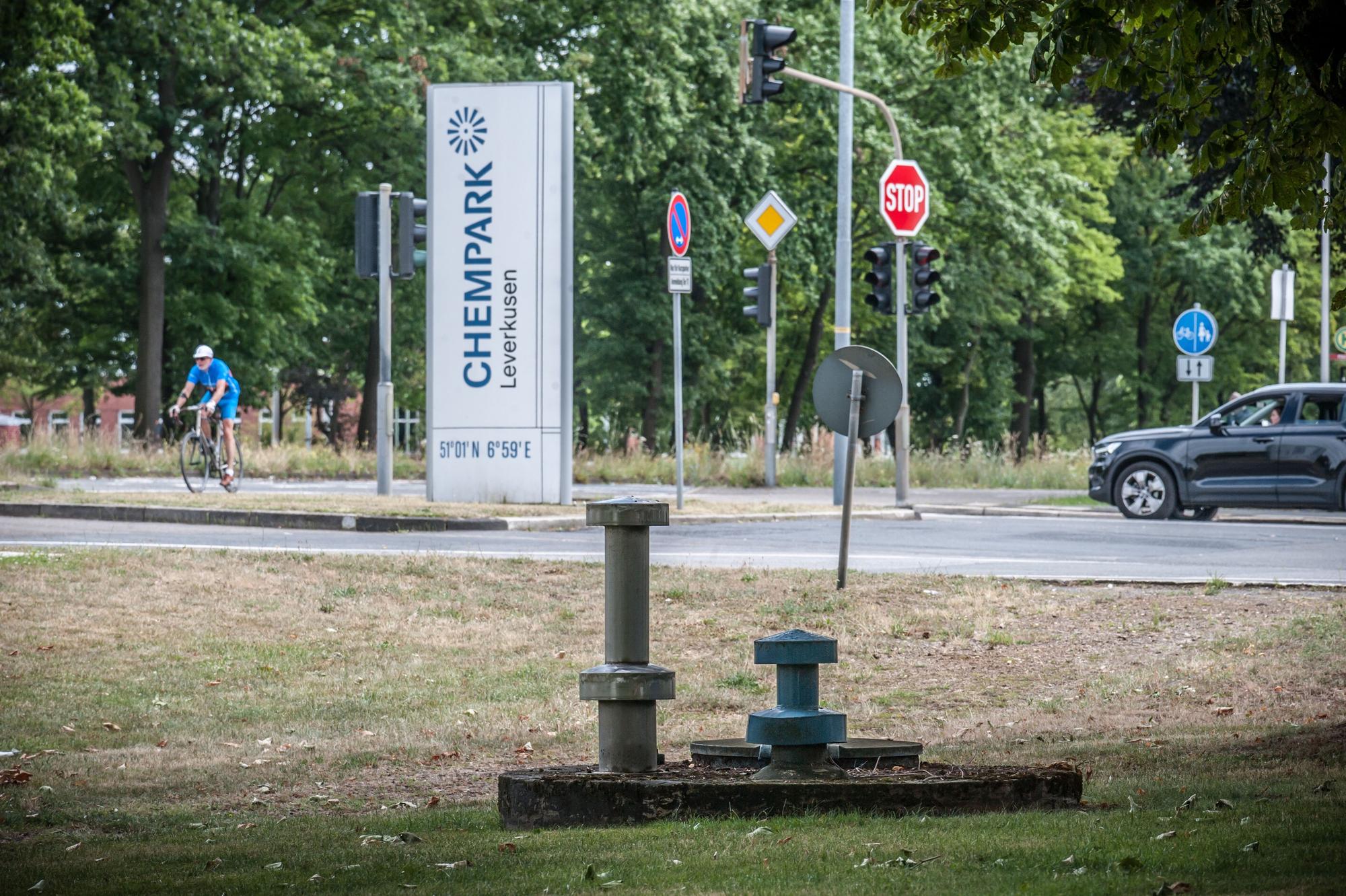 Rund um den Chempark wird Grundwasser abgepumpt - ein Brunnen an der B8.