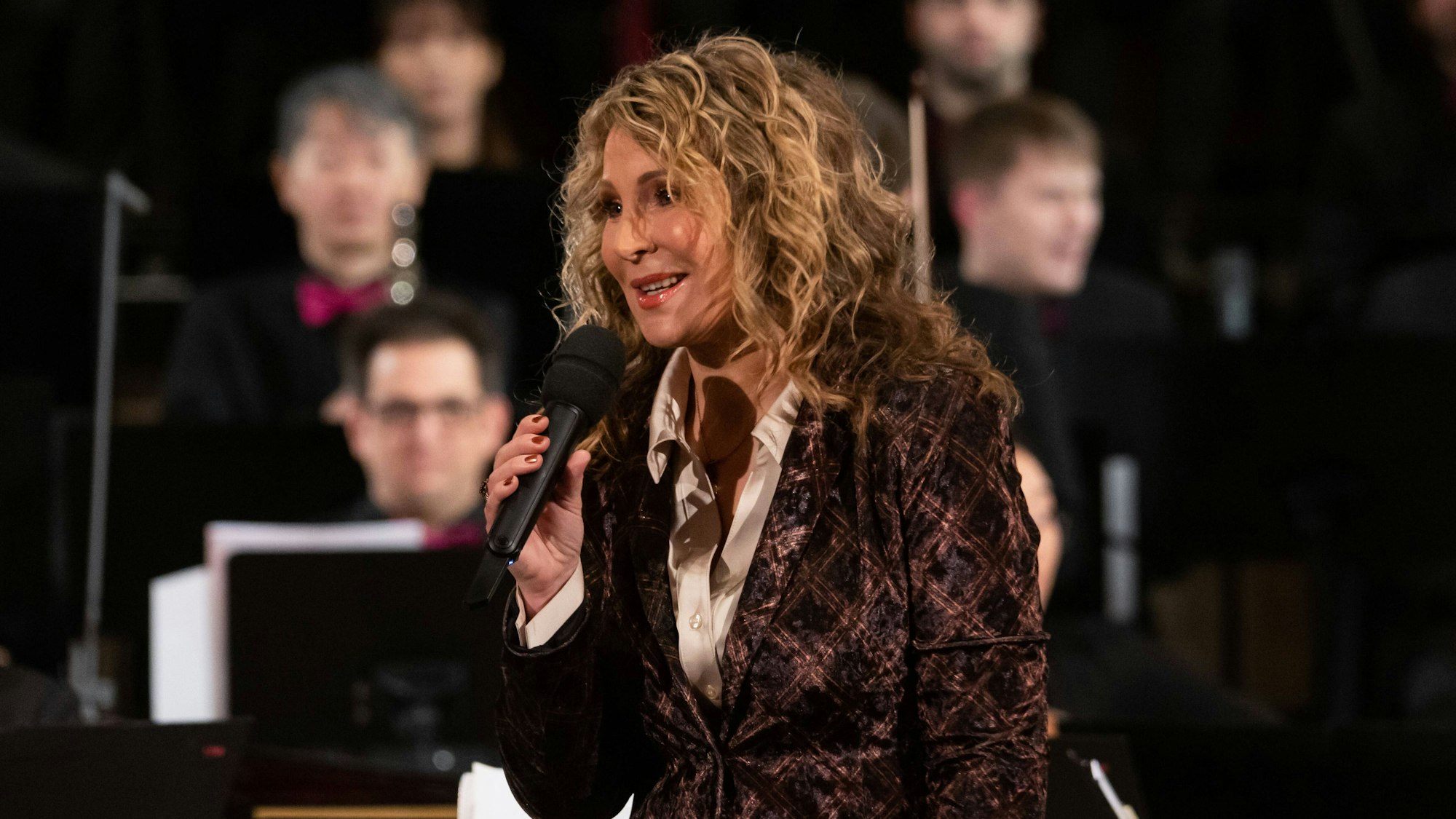 WDR-Moderatorin Susanne Wieseler, hier beim Adventskonzert im Bonner Mpnster 2022.