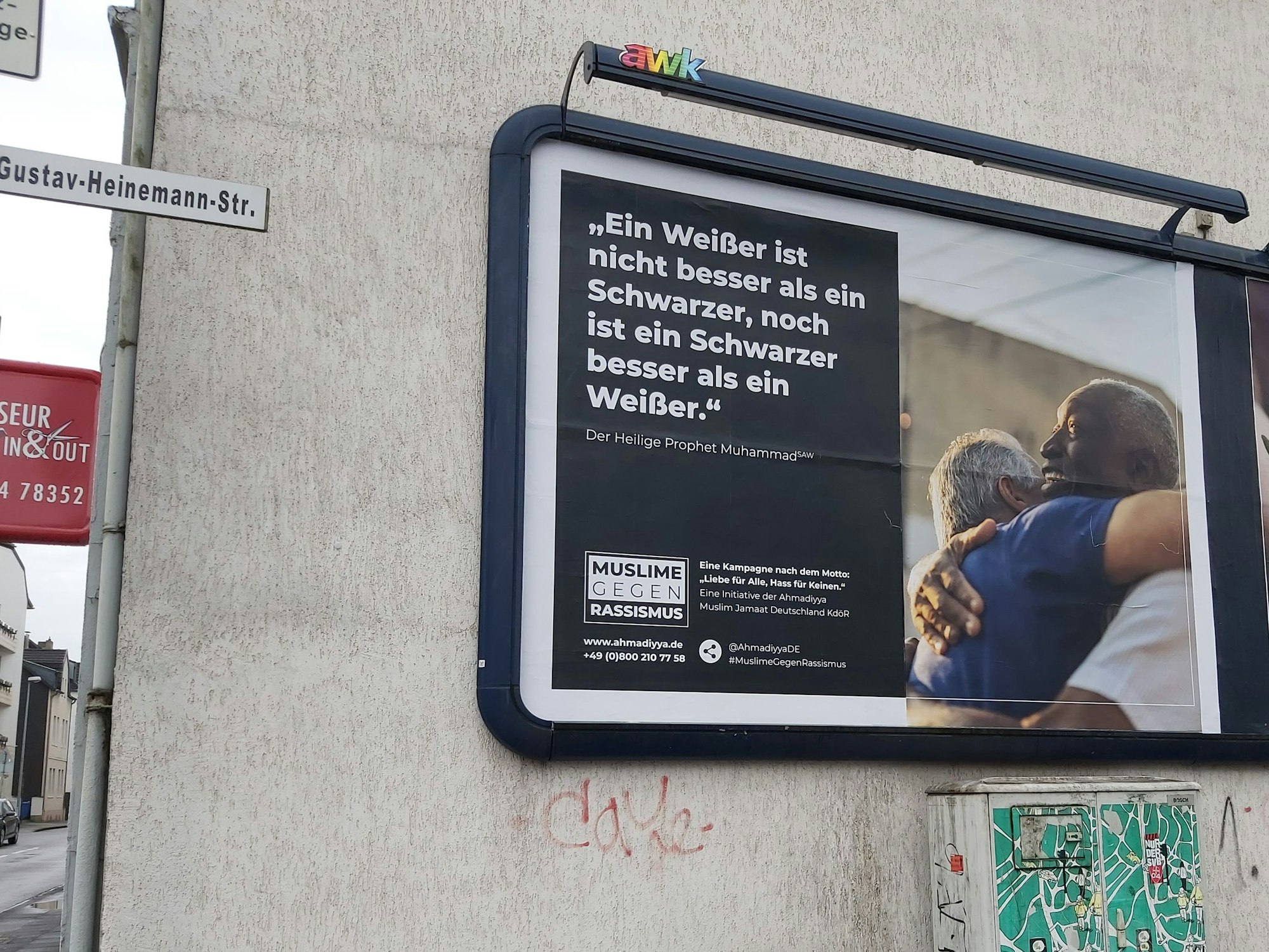 Plakataktion „Muslime gegen Rassismus“ der Ahmadiyya-Gemeinde.