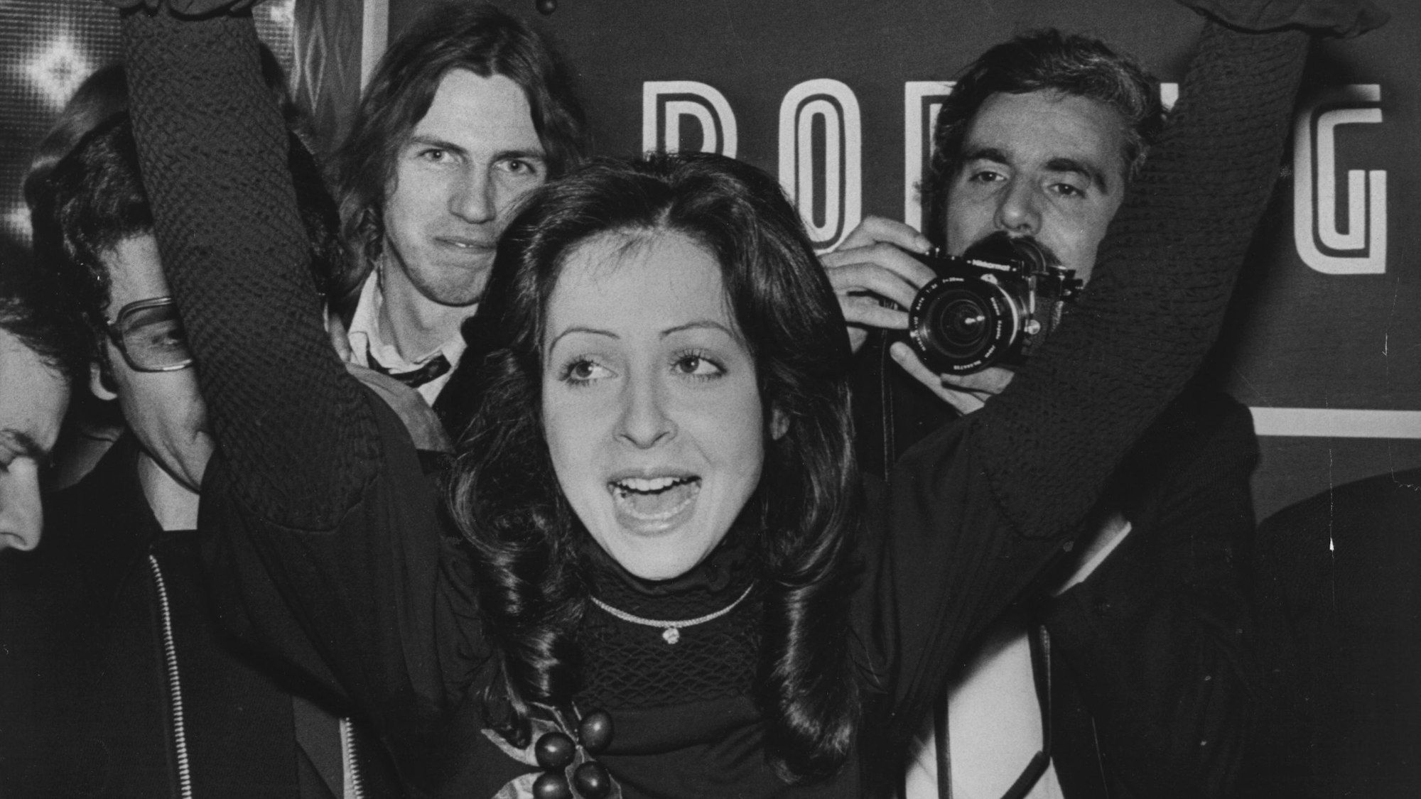 Vicky Leandros gewinnt den Eurovision Song Contest 1972 in Edinburgh für Luxemburg.