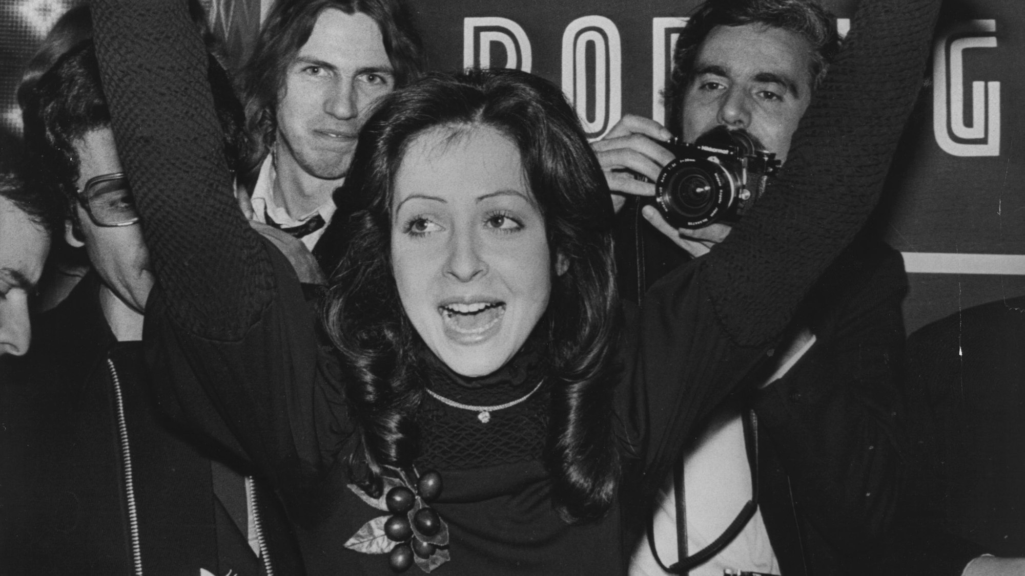 Vicky Leandros jubelt.