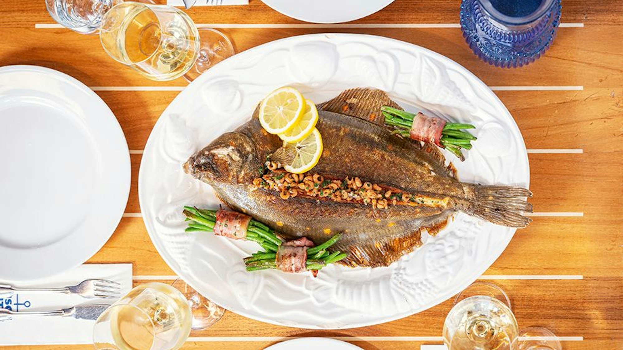 Ganze Scholle aus dem Kochbuch Fischverliebt, Hella Witte