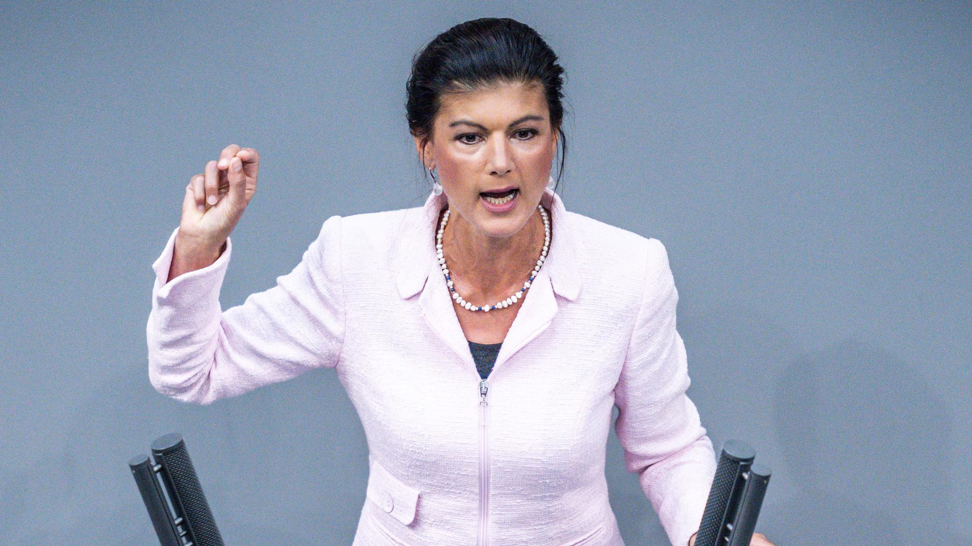 Sahra Wagenknecht (Die Linke) streitet mit ihrer Partei.