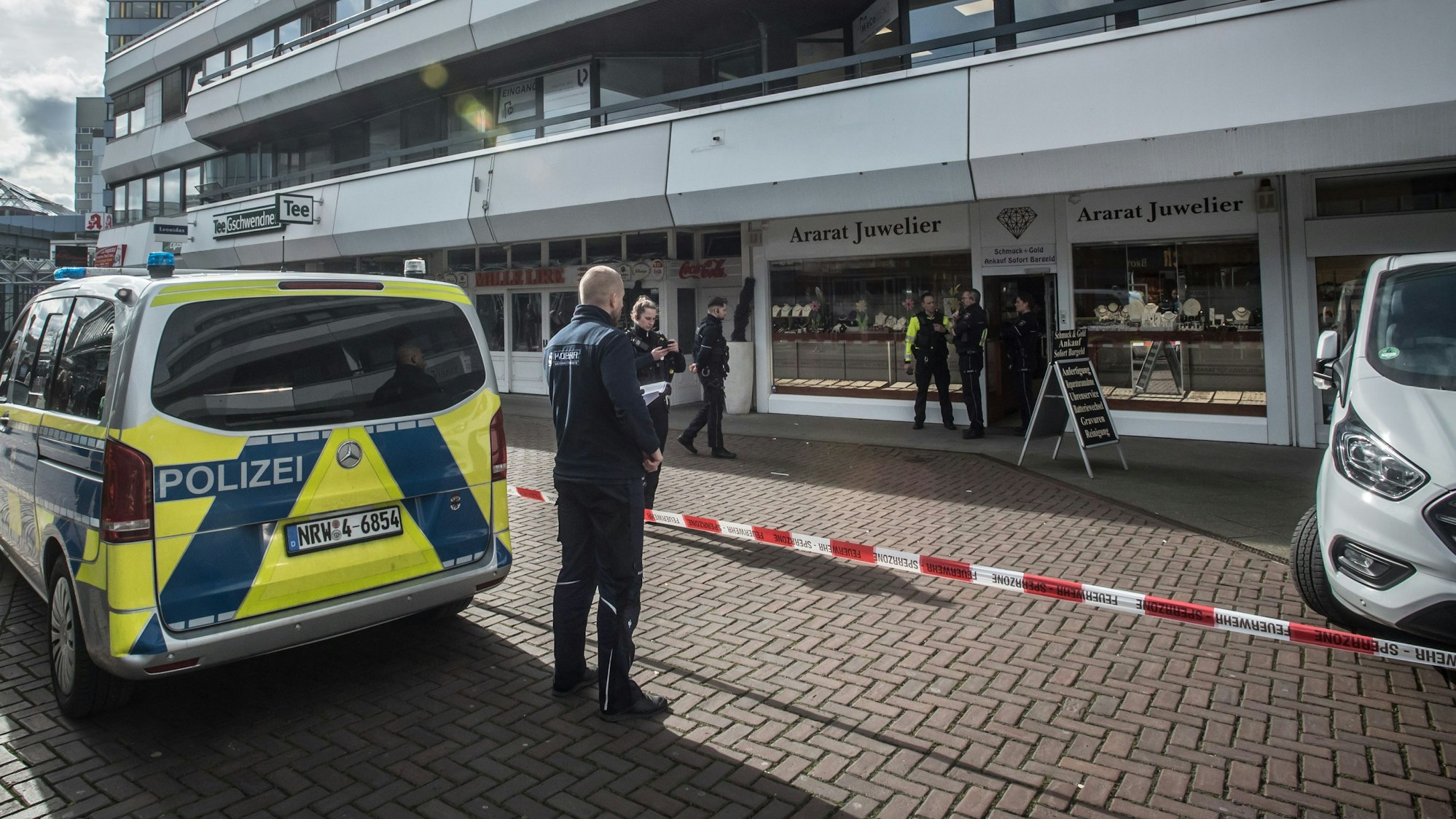 Juwelier Ararat, Wiesdorf, City B