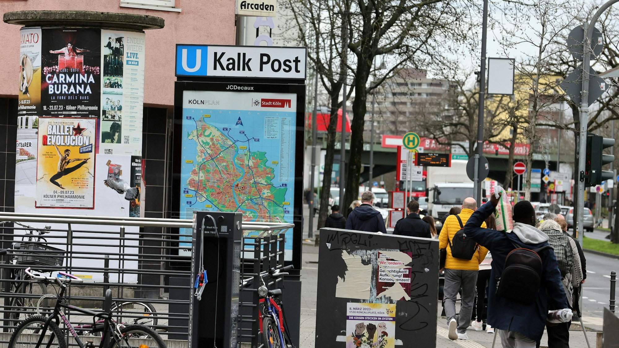 Die Haltestelle Kalk-Post