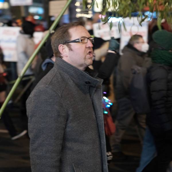 Markus Wiener bei einer Demonstration gegen die Coronamaßnahmen am Neumarkt im Januar 2022.