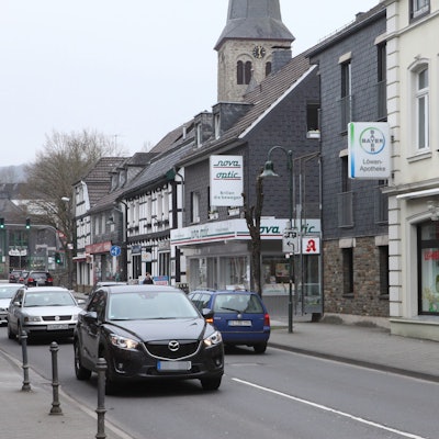 Die Hauptstraße im Overather Stadtkern.