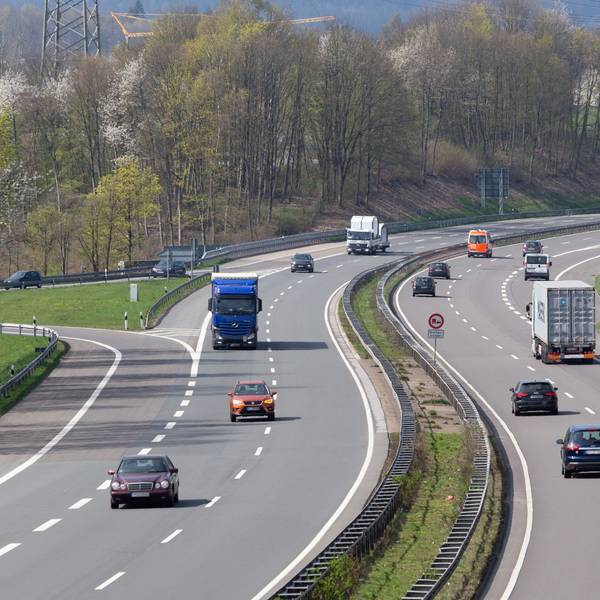 Blick auf die A4 an der Ausfahrt Gummersbach. (Symbolbild)