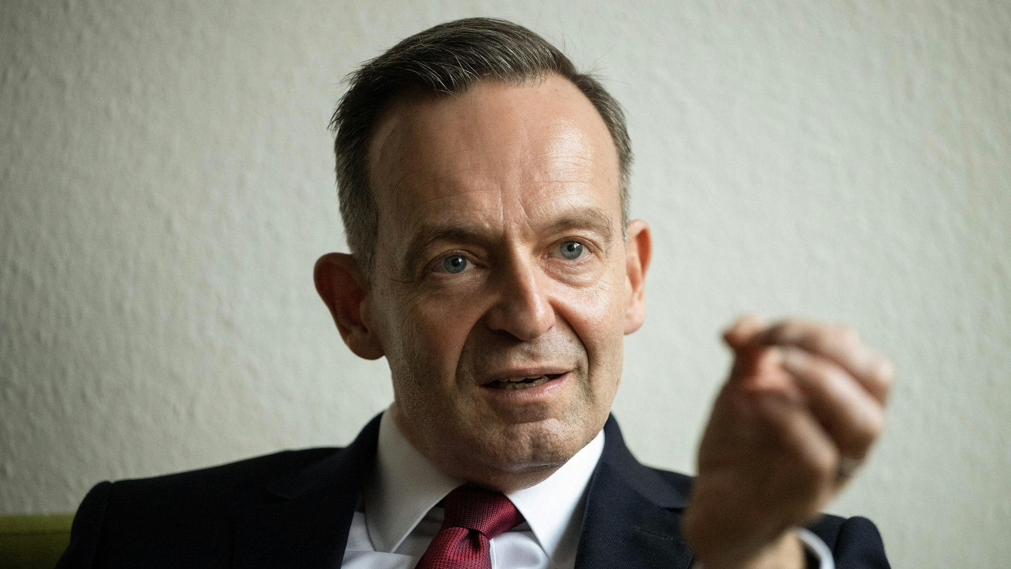 Volker Wissing (FDP), Bundesminister für Verkehr und Digitales, spricht während eines Interviews.