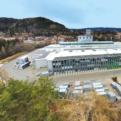 Blick aus erhöhter Perspektive auf das Wuppermann-Werk in Judenburg, Steiermark
