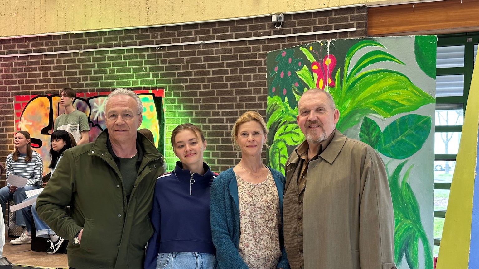Auftakt der Dreharbeiten für den Kölner Tatort „Diesmal ist es anders“ mit Klaus J. Behrendt, Katja Hutko, Leslie Malton und Dietmar Bär (v.l.) in einem Porzer Jugendzentrum an der Glashüttenstraße.