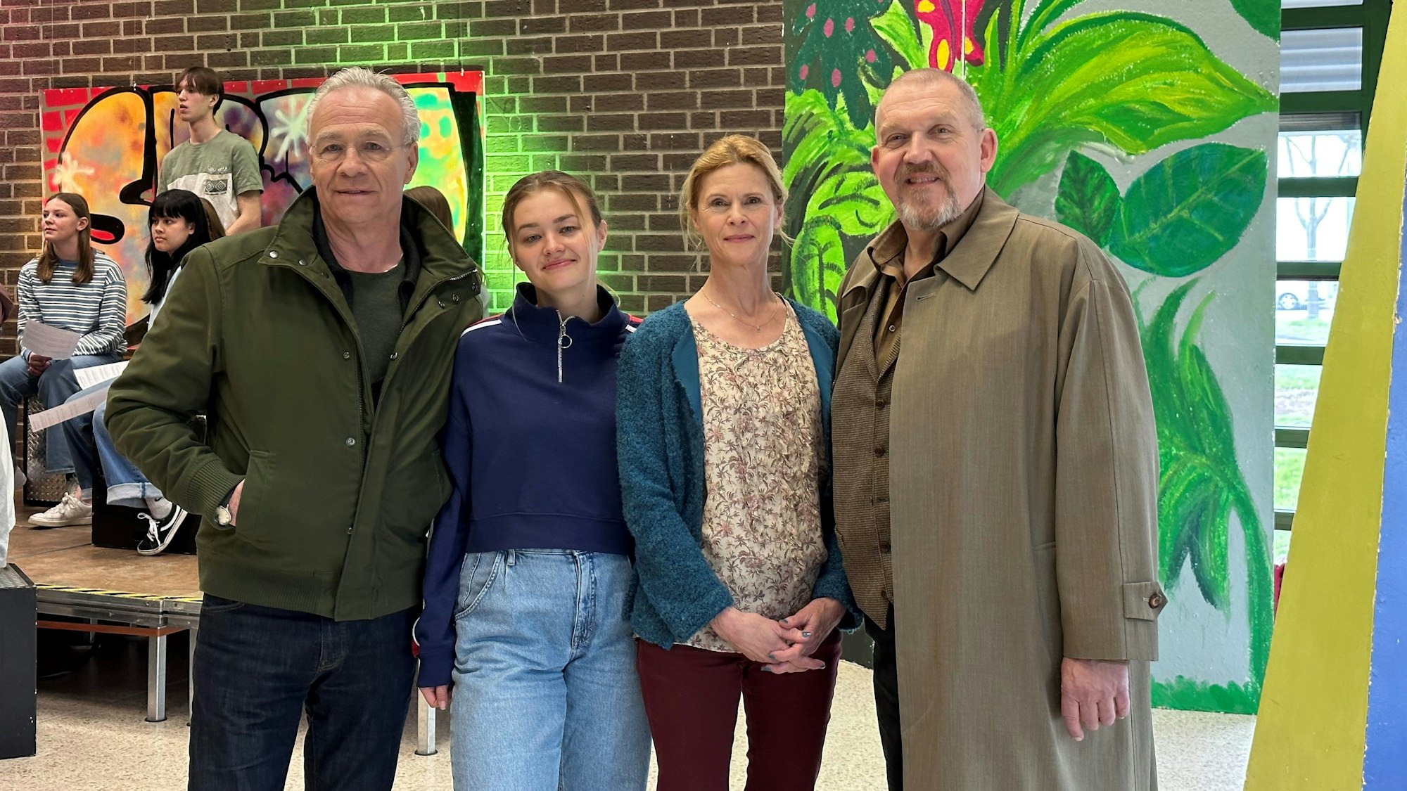 Auftakt der Dreharbeiten für den Kölner Tatort „Diesmal ist es anders“ mit Klaus J. Behrendt, Katja Hutko, Leslie Malton und Dietmar Bär (v.l.) in einem Porzer Jugendzentrum an der Glashüttenstraße.