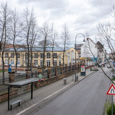 Rund um die Berliner Straße öffneten und schlossen in den vergangenen Jahren viele Wettbüros. Das hat auch dem Stadtbild geschadet.