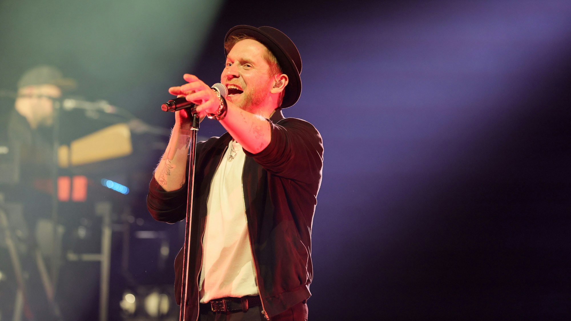 Johannes Oerding beim Eröffnungskonzert der neuen Tour in der Lanxess-Arena.