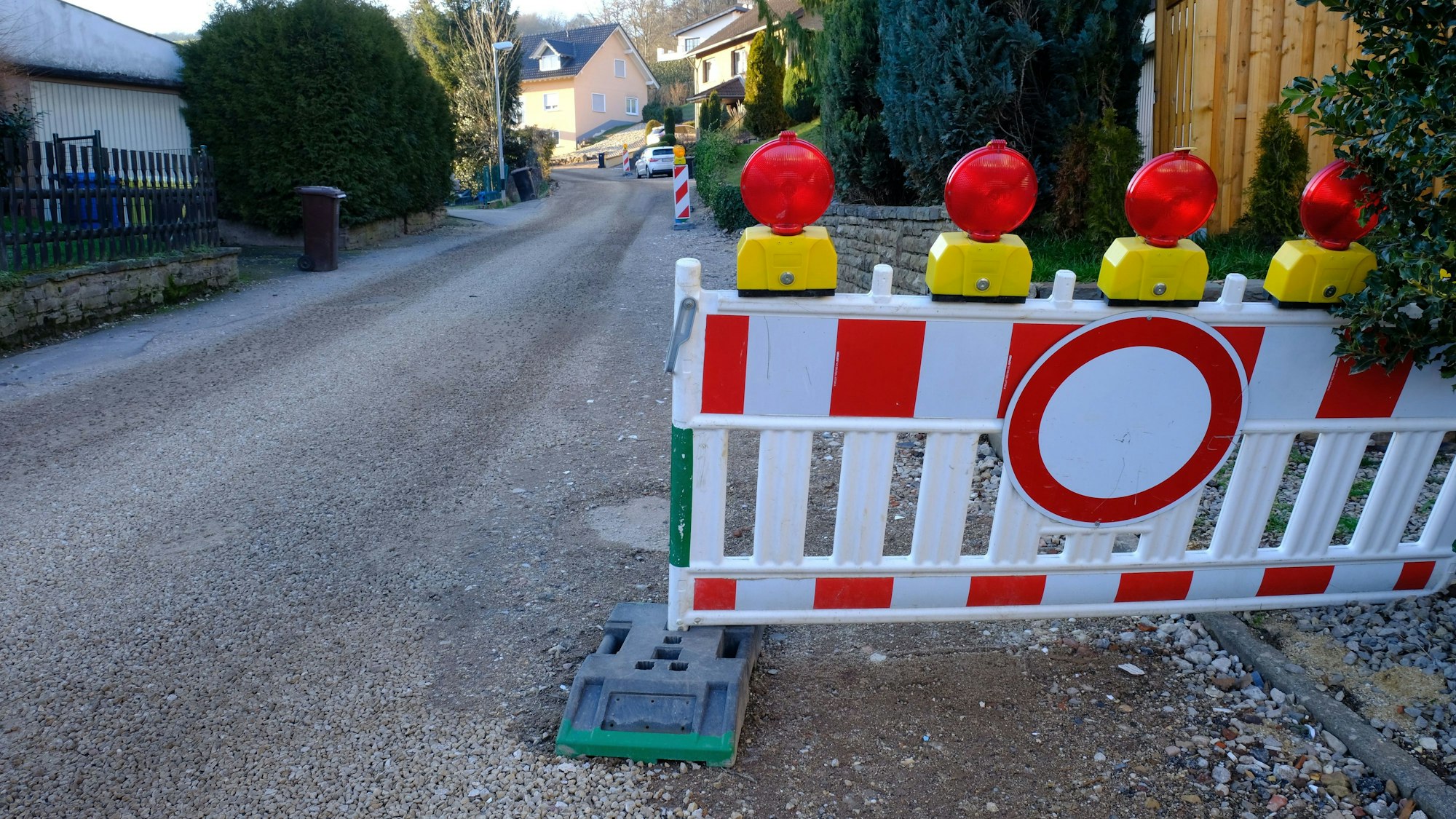 Momentan ruhen die Arbeiten zum Ausbau des Höhenwegs in Mechernich-Vussem. Die Anwohner befürchten, dass sie nach einer geplanten Gesetzesänderung mit hohen Beträgen zur Kasse gebeten werden.
