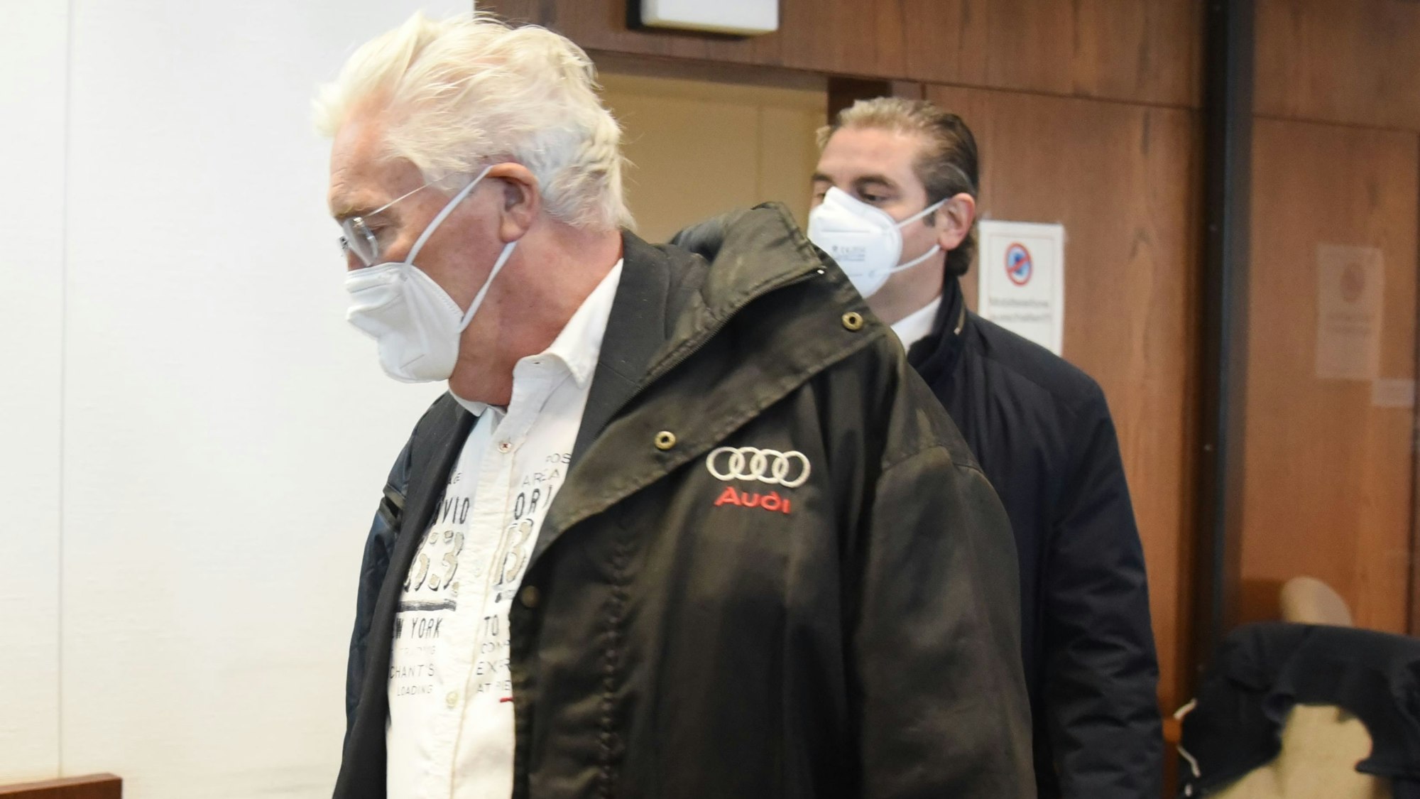 Der ehemalige Kölner CDU-Politiker Hans-Josef Bähner beim damalige Prozess im Landgericht Köln mit Verteidiger Mutlu Günal.