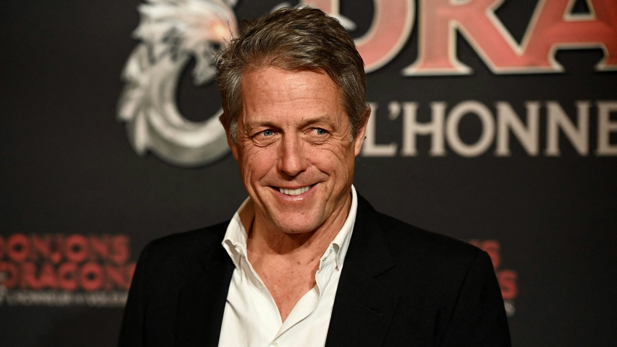 Schauspieler Hugh Grant bei einer Premiere des Films „Dungeons and Dragons“.