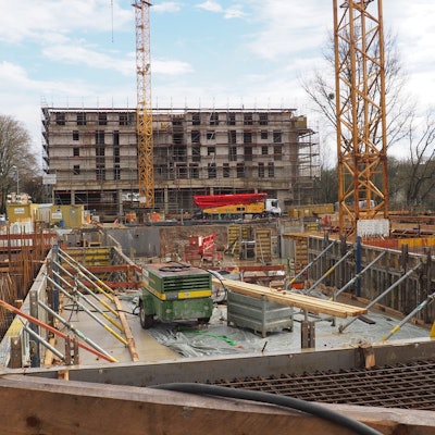 Die Baustelle an der Wupper in Leichlingens Innenstadt Ende März 2023