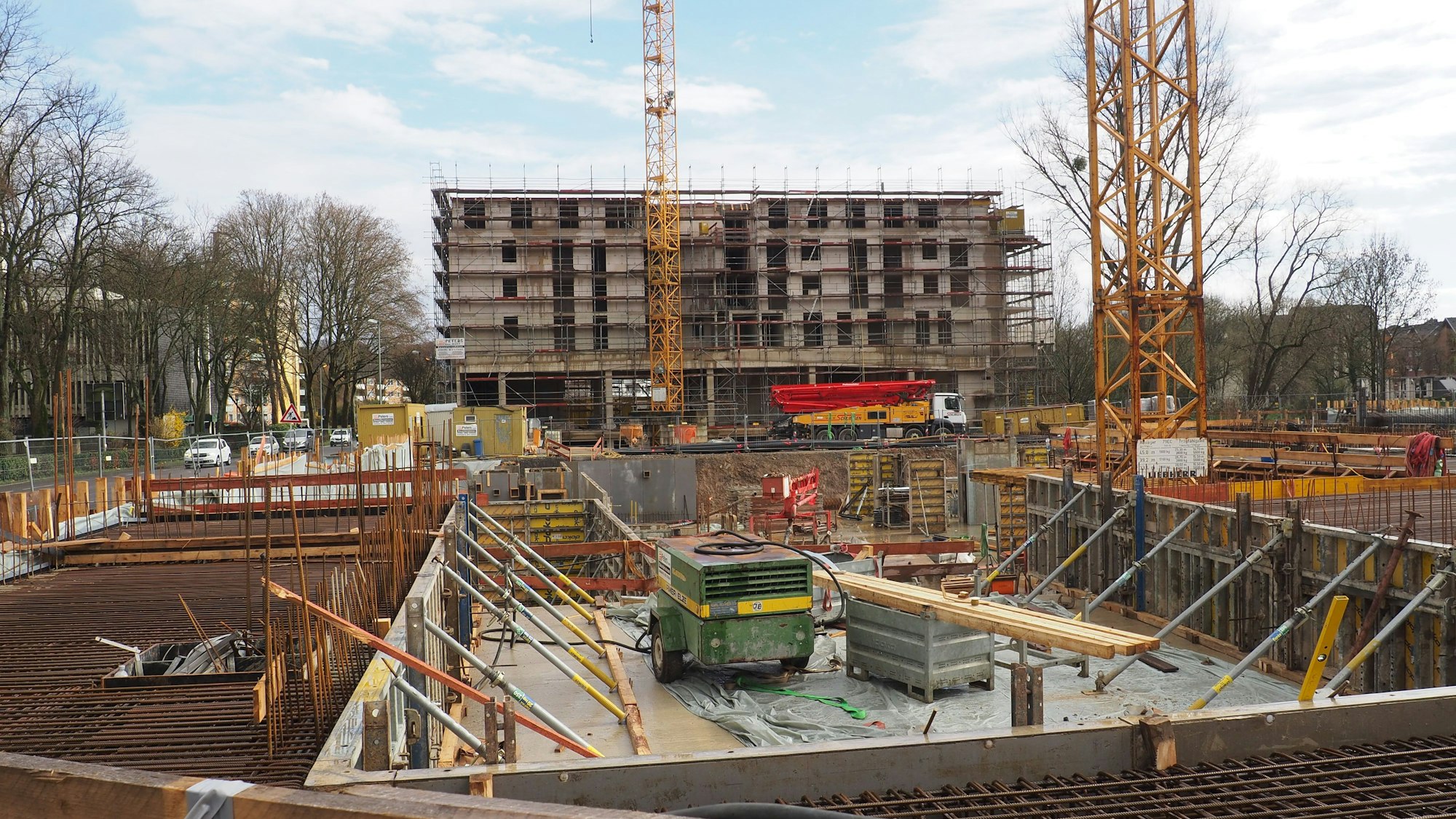 Die Baustelle an der Wupper in Leichlingens Innenstadt Ende März 2023