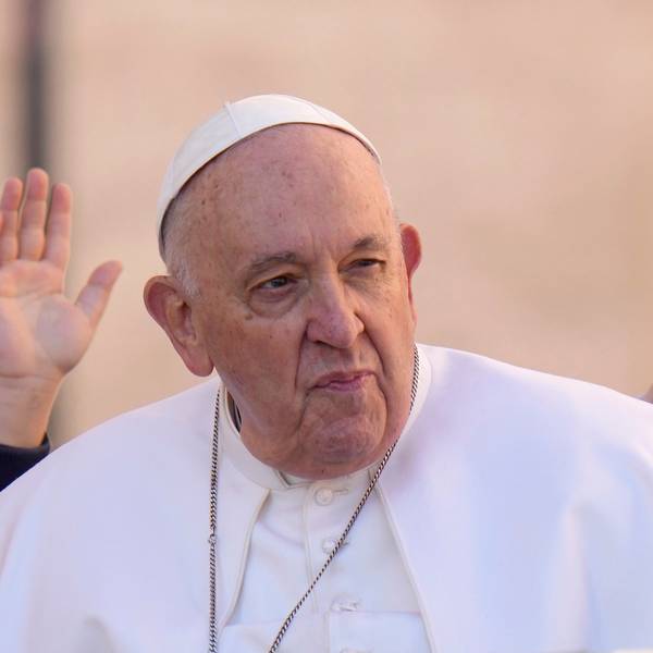 Papst Franziskus erscheint zu seiner wöchentlichen Generalaudienz auf dem Petersplatz in Rom.