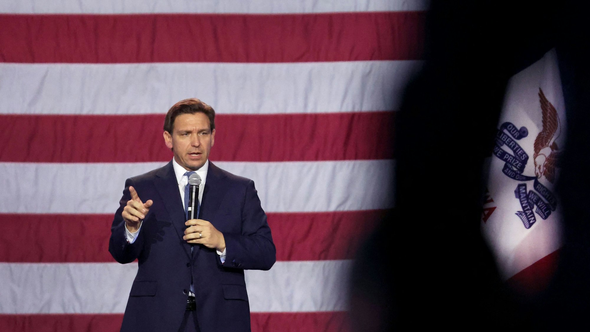 Floridas Gouverneur Ron DeSantis gilt als Anwärter auf die republikanische Präsidentschaftskandidatur 2024.