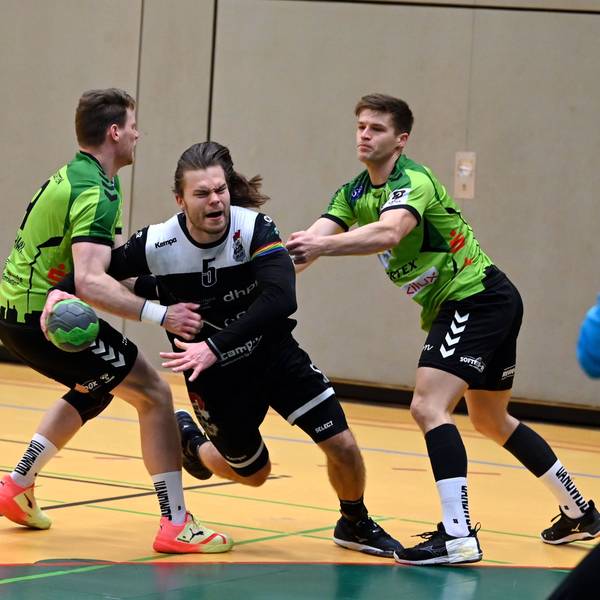 11.02.2023, Handball-Opladen-Emsdetten
mitte: Maurice Meurer (Opladen)
Foto: Uli Herhaus