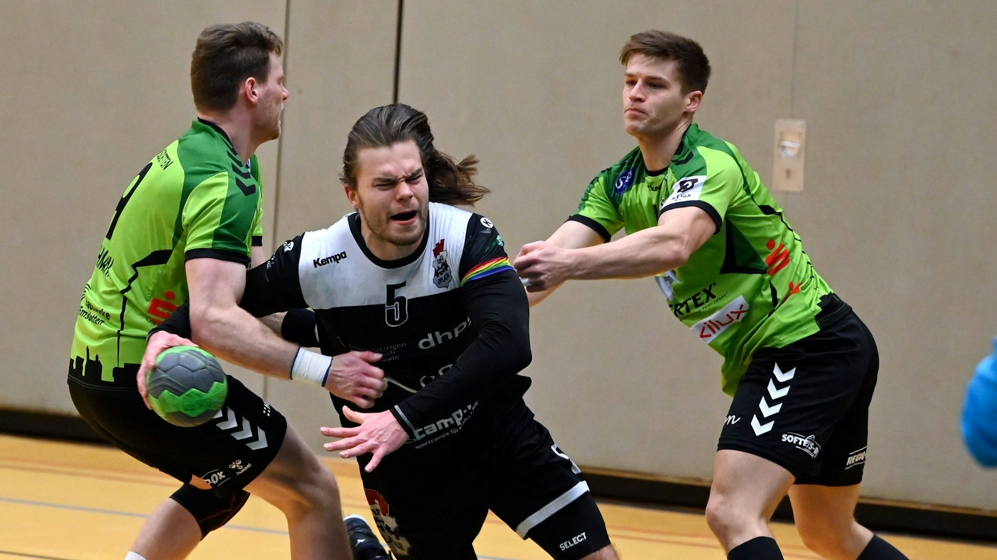 11.02.2023, Handball-Opladen-Emsdetten
mitte: Maurice Meurer (Opladen)
Foto: Uli Herhaus