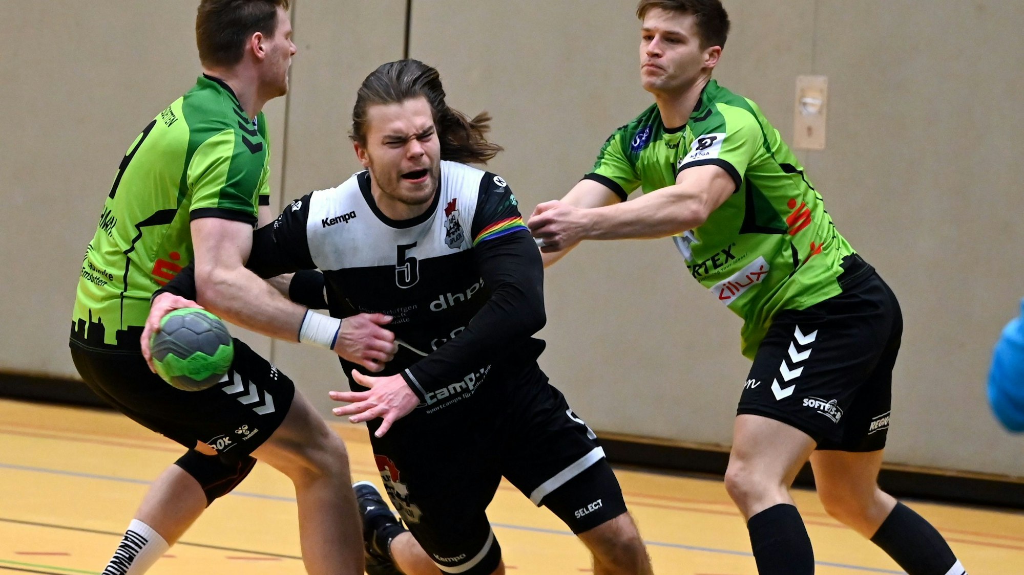 11.02.2023, Handball-Opladen-Emsdetten
mitte: Maurice Meurer (Opladen)
Foto: Uli Herhaus