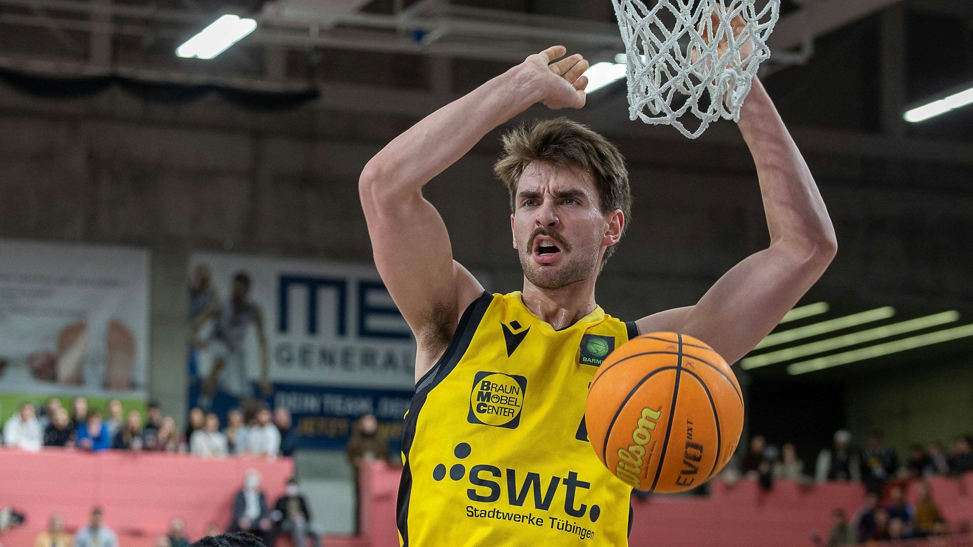 Zachary Seljaas Tigers Tuebingen, 01 mit dem Dunk Tigers Tuebingen vs. Artland Dragons, Basketball, 2. Bundesliga, BARMER 2. Basketball Bundesliga, Spielzeit 2022/2023, 9. Spieltag, 26.11.2022 Tigers Tuebingen vs. Artland Dragons, Basketball, 2. Bundesliga, BARMER 2. Basketball Bundesliga, Spielzeit 2022/2023, 9. Spieltag, 26.11.2022 Tuebingen *** Zachary Seljaas Tigers Tuebingen, 01 with the dunk Tigers Tuebingen vs Artland Dragons, basketball, 2 Bundesliga, BARMER 2 Basketball Bundesliga, season 2022 2023, 9 matchday, 26 11 2022 Tigers Tuebingen vs Artland Dragons, basketball, 2 Bundesliga, BARMER 2 Basketball Bundesliga, season 2022 2023, 9 matchday, 26 11 2022 Tuebingen Copyright: xEibner-Pressefoto/NinaxSanderx EP_NSR