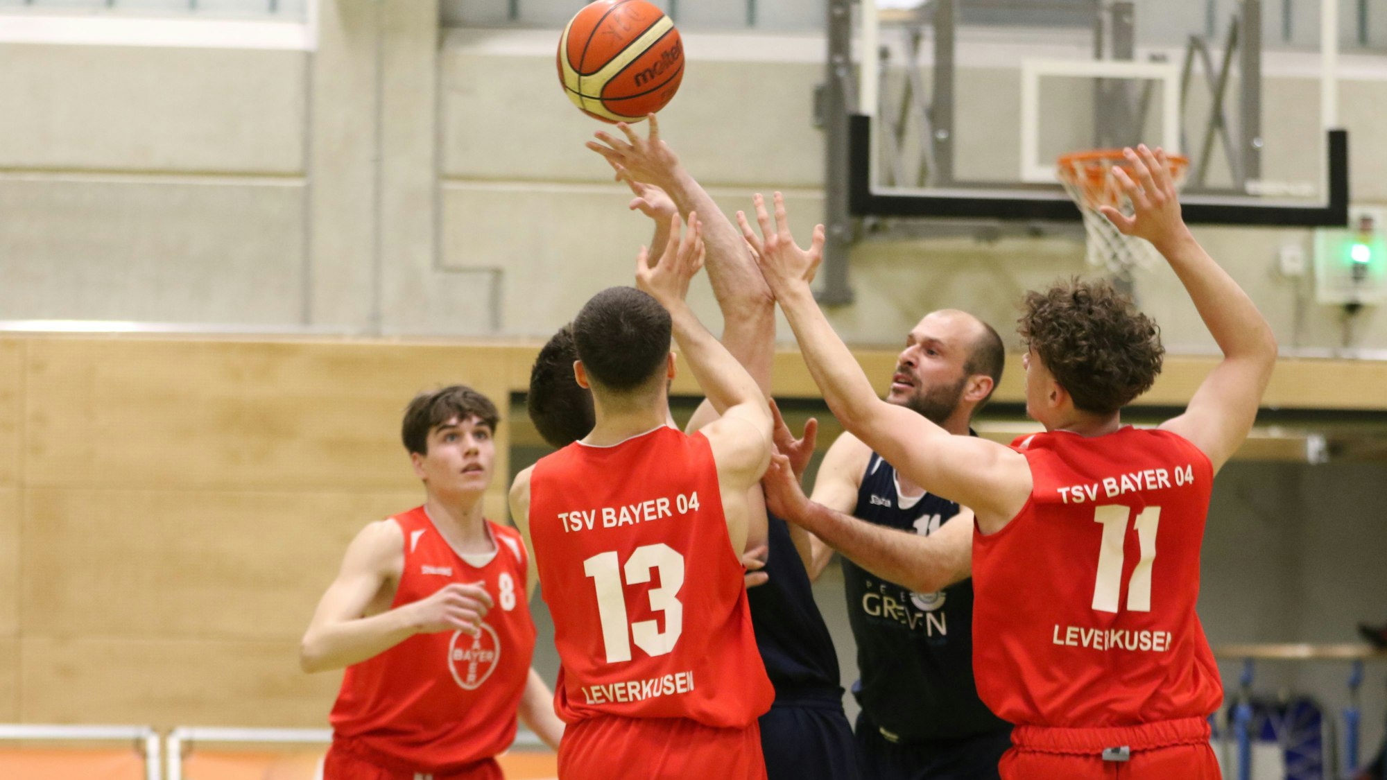 Ging keiner Konfrontation aus dem Weg, auch nicht mit dem Mitspieler, und war Antreiber: Nico Zimmermann (2.v.r.).