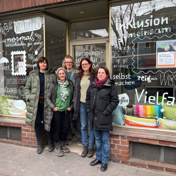 Betroffene Eltern wollen sich wehren: Ute Berger, Cristina Tettamanze, Isabell Paustian, Angelika Stellmacher und Kerstin Bekel.