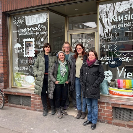 Betroffene Eltern wollen sich wehren: Ute Berger, Cristina Tettamanze, Isabell Paustian, Angelika Stellmacher und Kerstin Bekel.